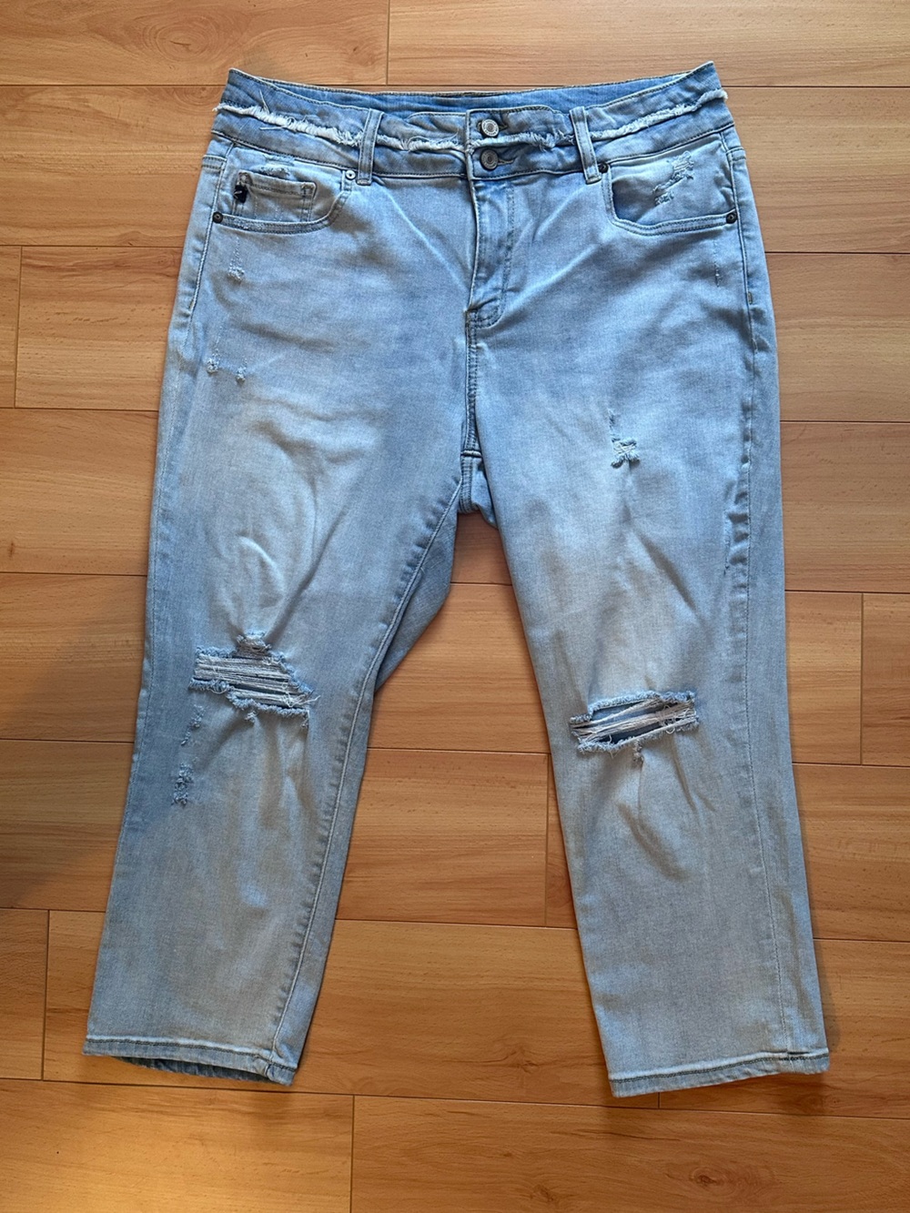 KanCan Light Wash Distressed Cropped Capri Jeans Slim Fit Skinny 16 for Maurices